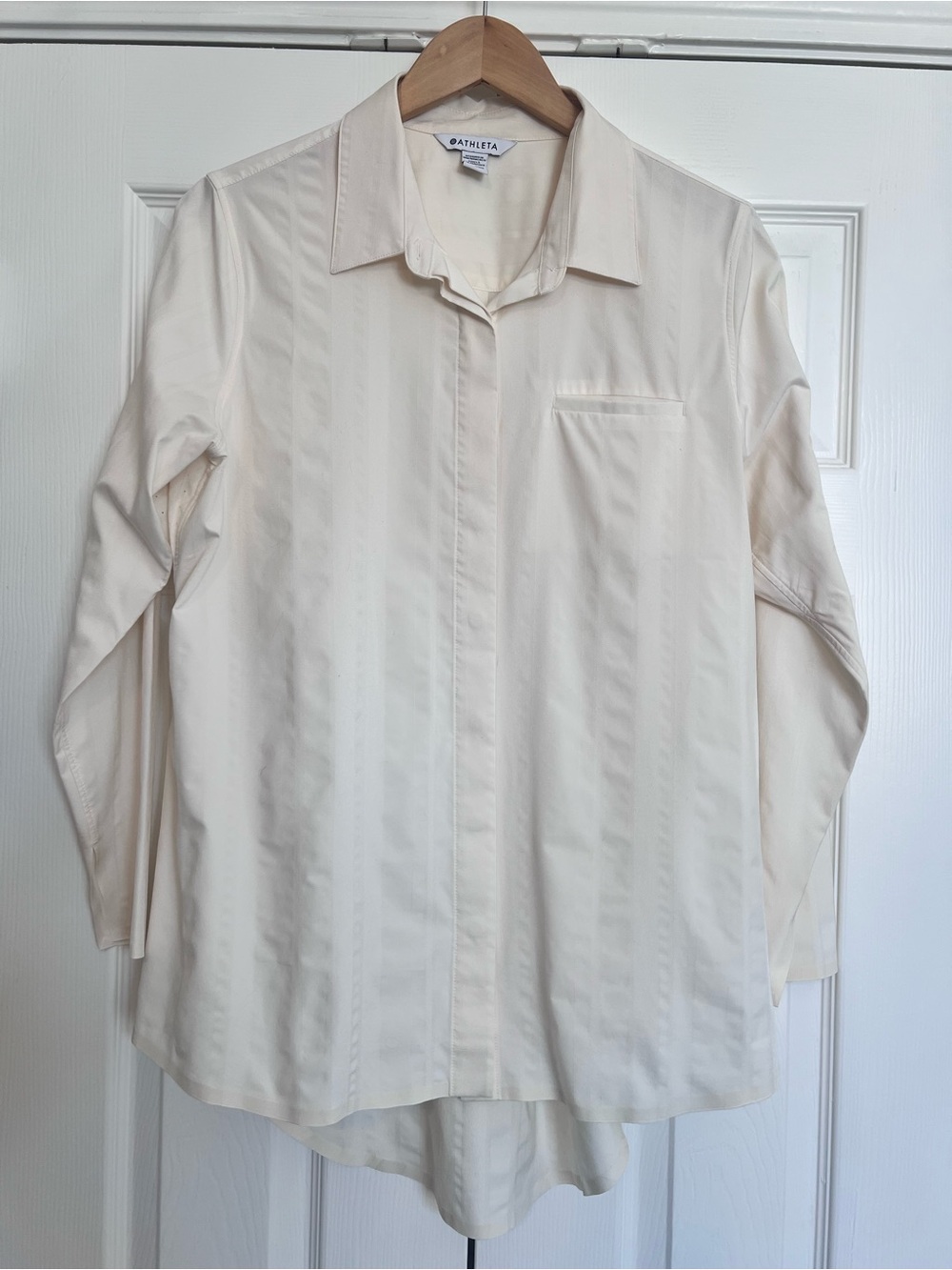 Athleta Cream Long-Sleeve Button-Down Shirt sz Lg